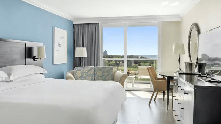 Partial Ocean View Double Guest Room 